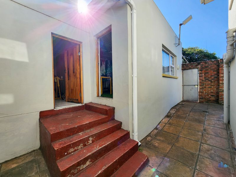 5 Bedroom Property for Sale in Gonubie Eastern Cape